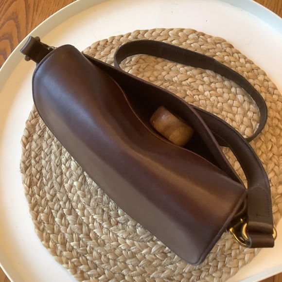 VTG Coach Equestrian Flap Bag Chocolate Brown Leather w Adjustable Buckle Straps - Picture 10 of 17